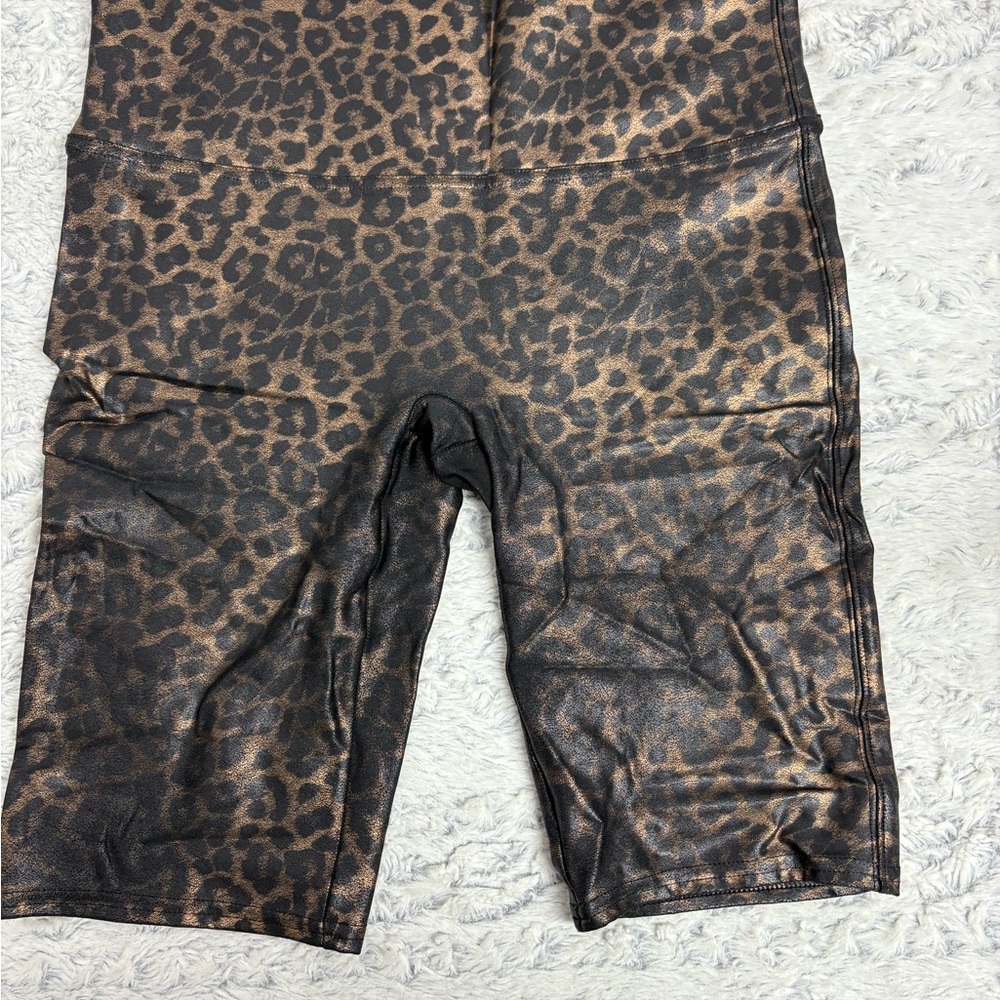 Pair of Spanx 9” Animal print Biker Shorts size Large - Picture 2 of 9